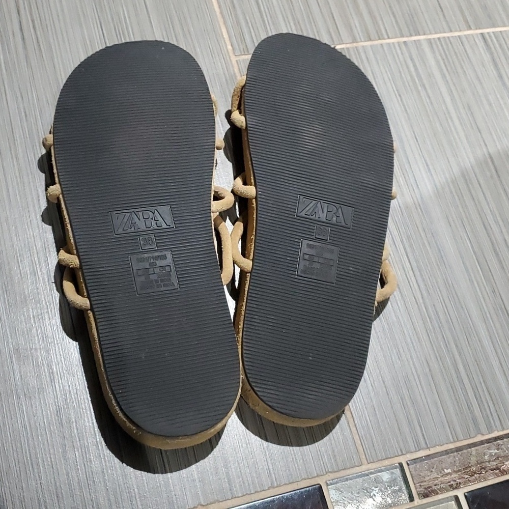 ZARA LEATHER SUEDE FLIP FLOP SANDALS CRISS CROSS STRAPS SIZE 8 BOHO GYPSY FREE - Picture 8 of 9